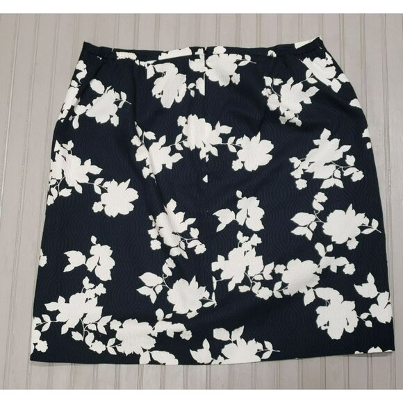 Talbots Skirt, Women's Plus 18W, Black & White Floral, Straight, Knee Length - Picture 5 of 9